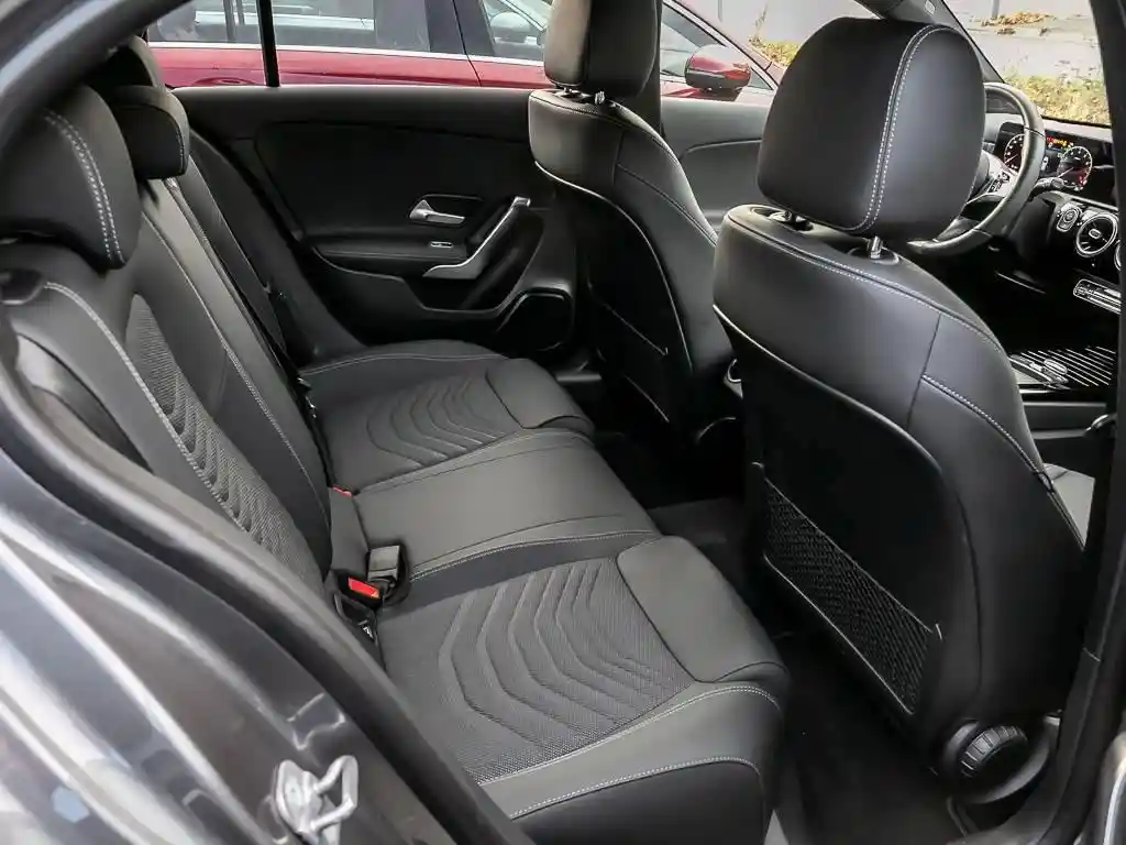 Mercedes-Benz A 200