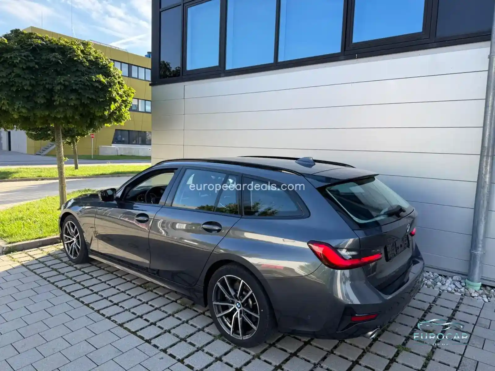 BMW 330