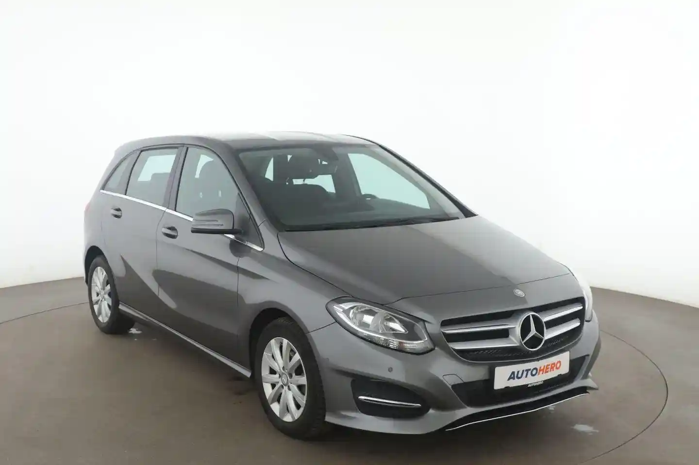 Mercedes-Benz B 180