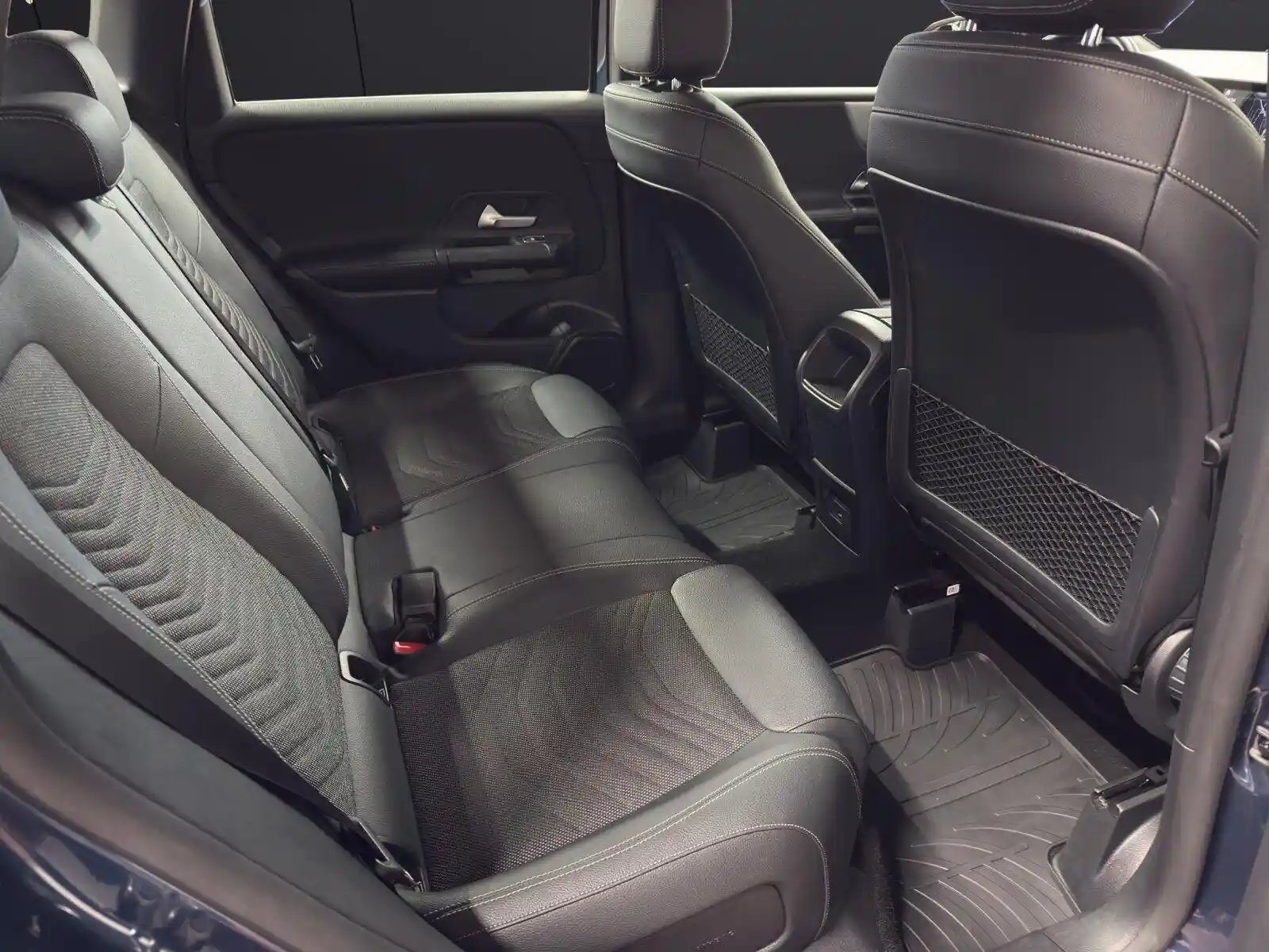 Mercedes-Benz B 220