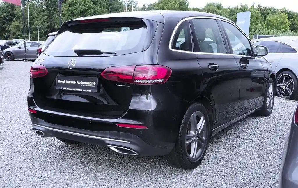Mercedes-Benz B 200