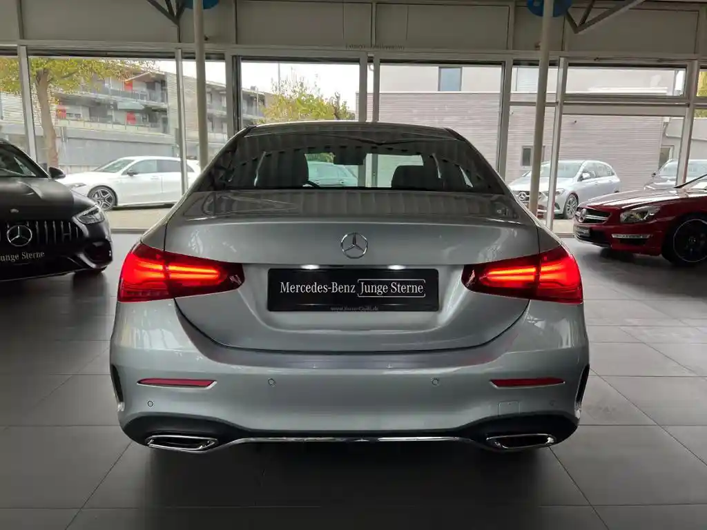 Mercedes-Benz A 180