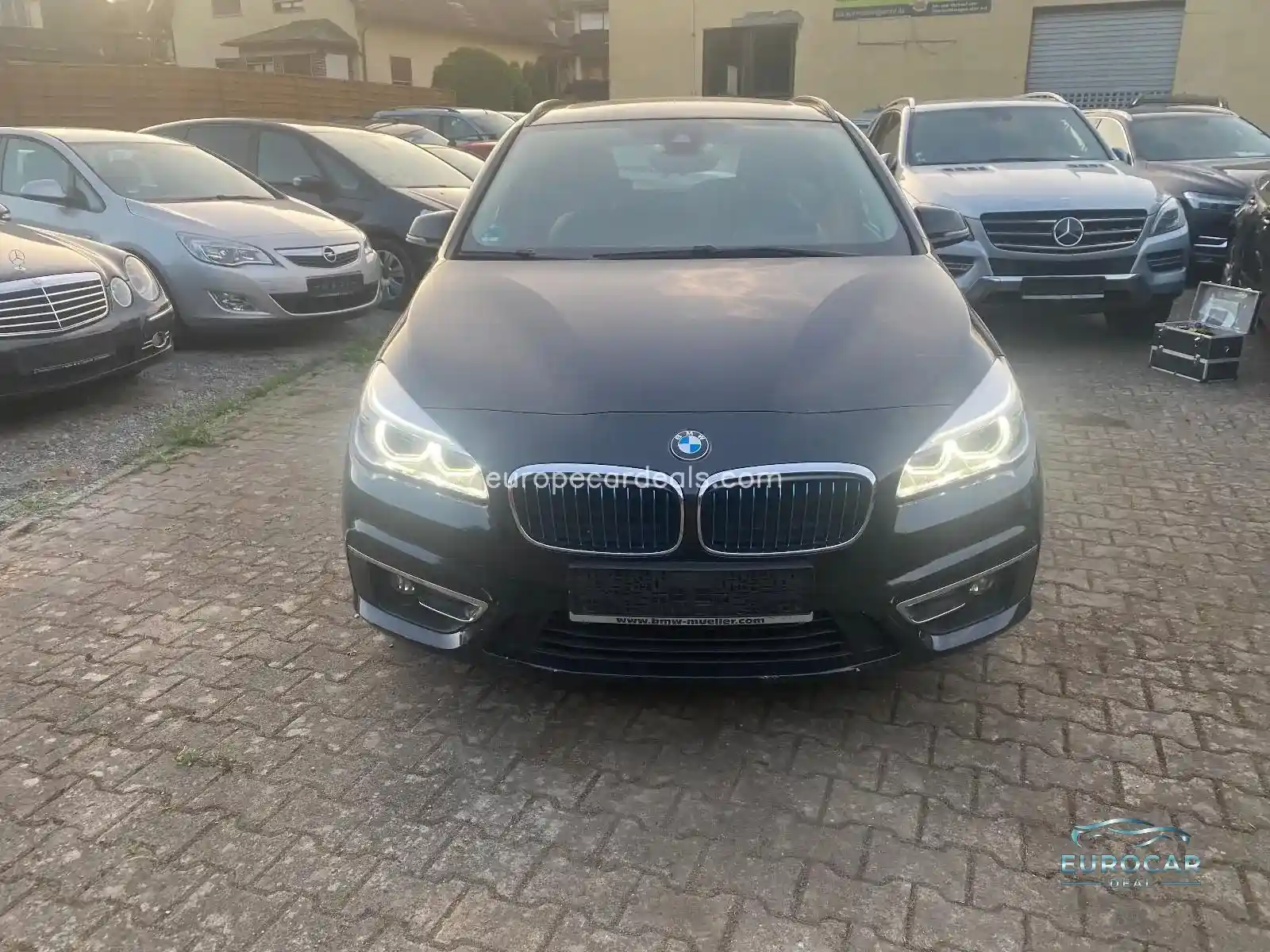 BMW 225
