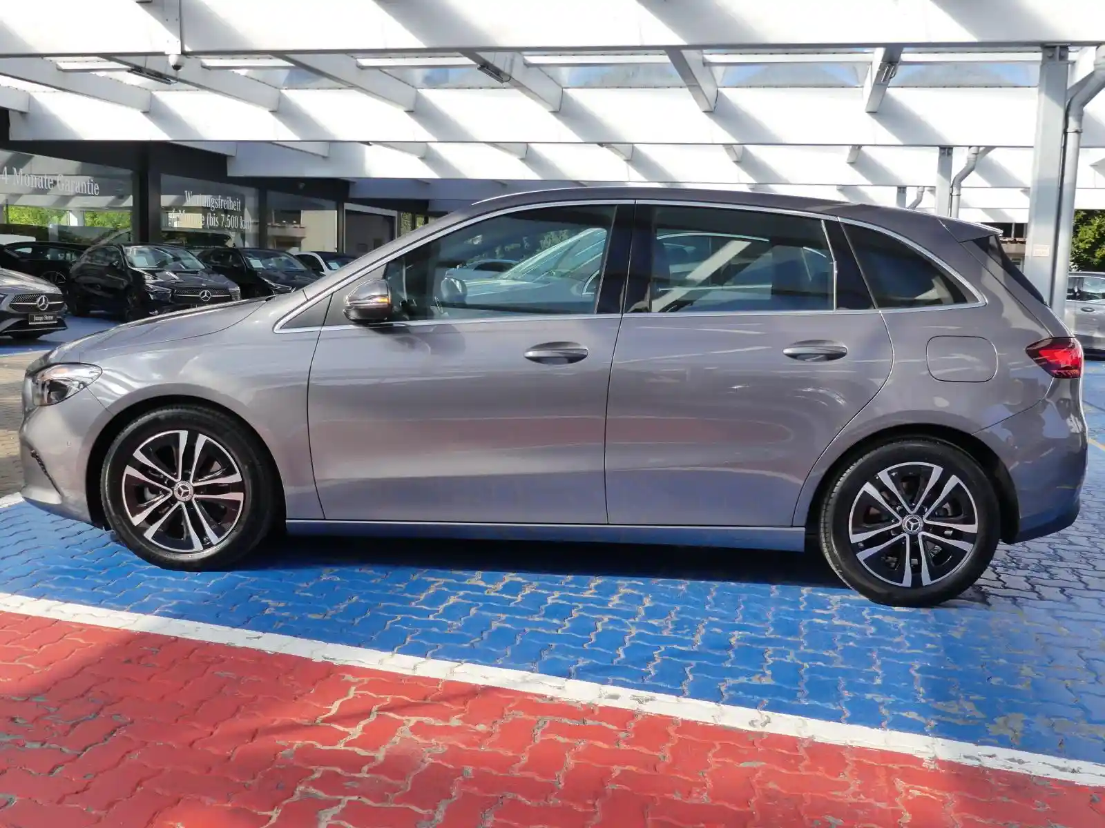 Mercedes-Benz B 200