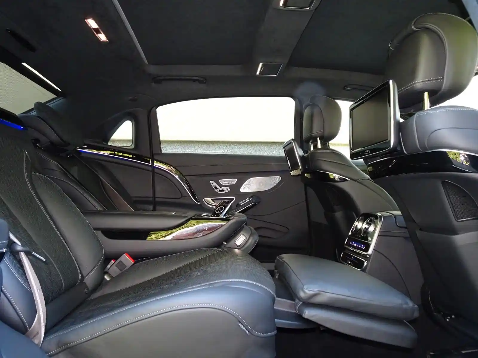 Mercedes-Benz S 500