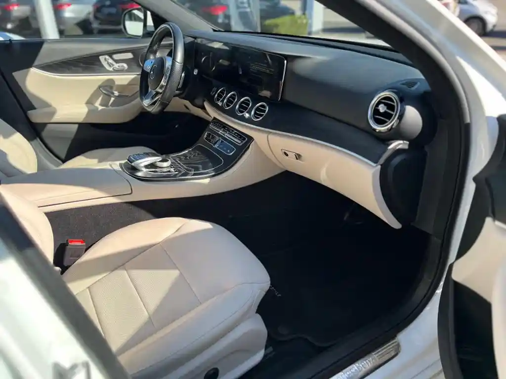 Mercedes-Benz E 400