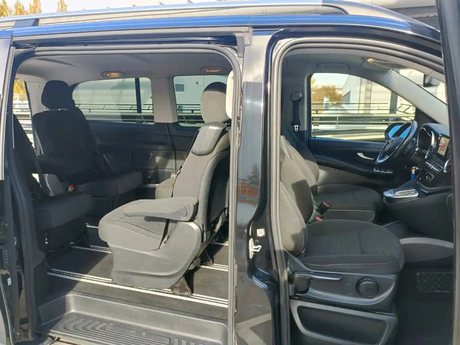 Mercedes-Benz V 220