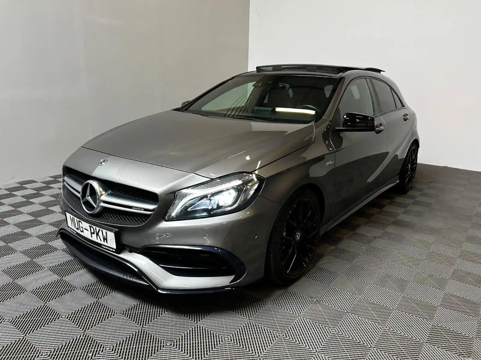 Mercedes-Benz A 45 AMG