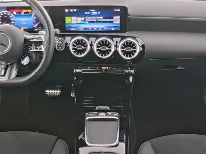 Mercedes-Benz A 35 AMG