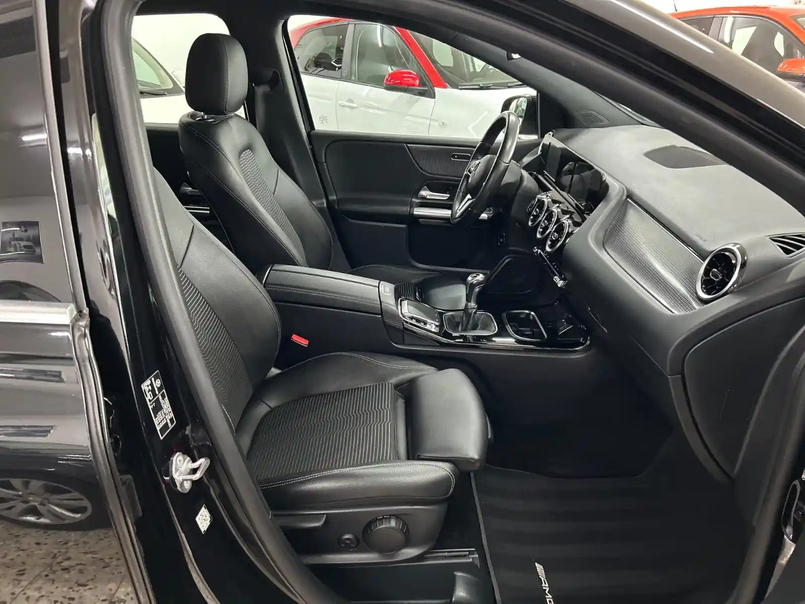 Mercedes-Benz B 200
