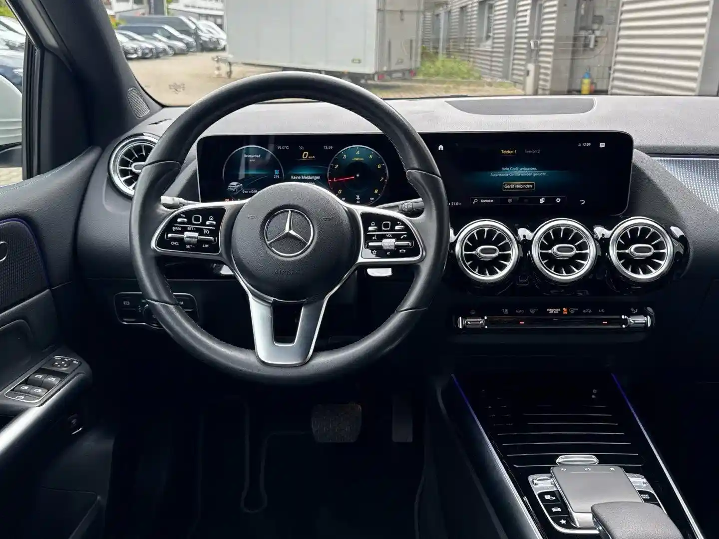 Mercedes-Benz B 180
