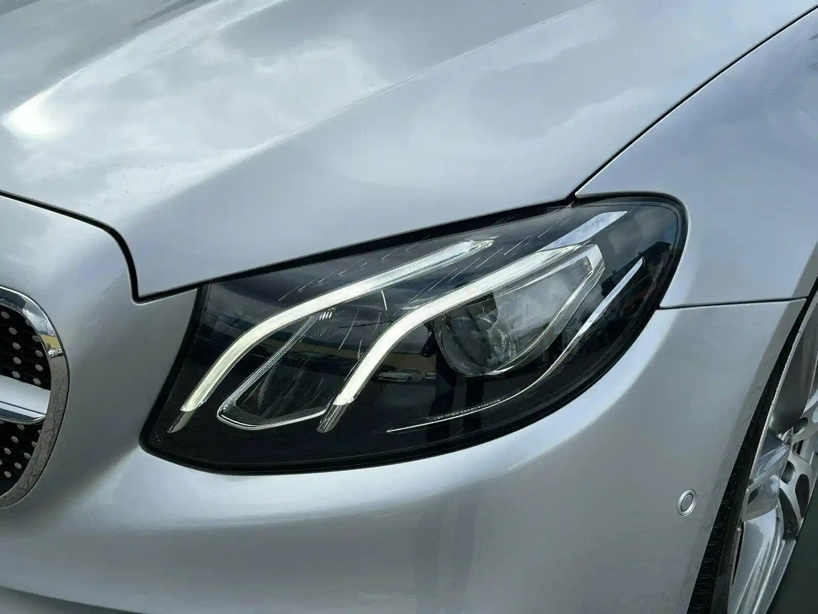 Mercedes-Benz E 220