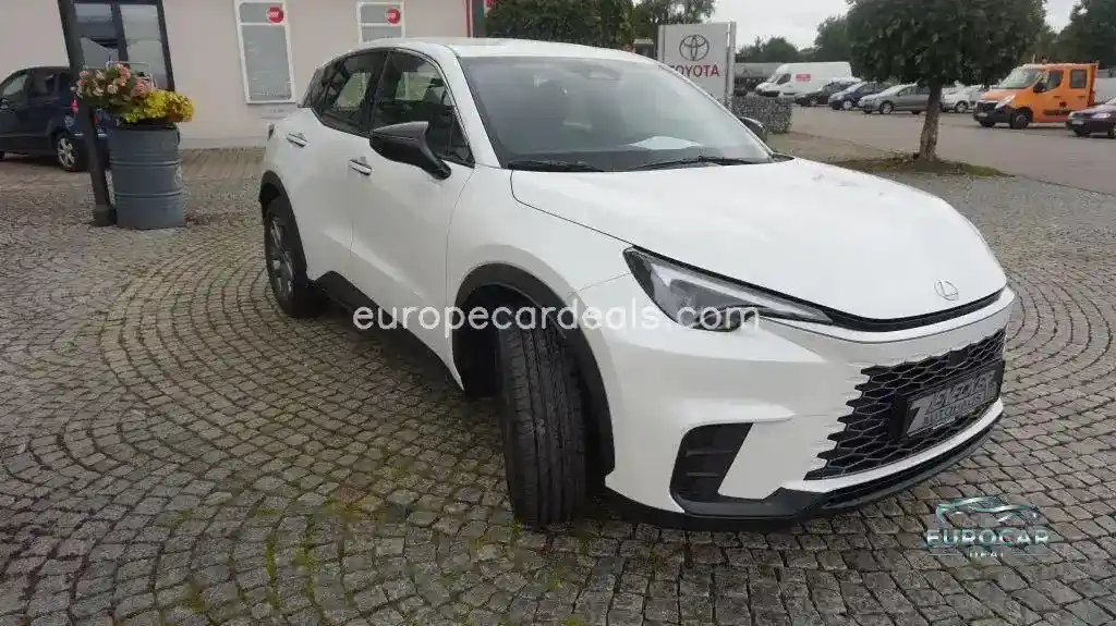 Lexus LBX