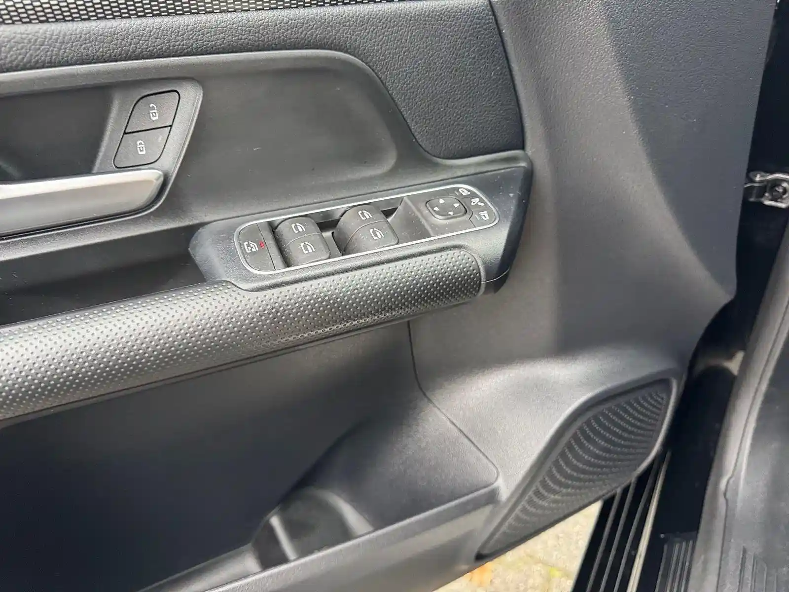 Mercedes-Benz B 220