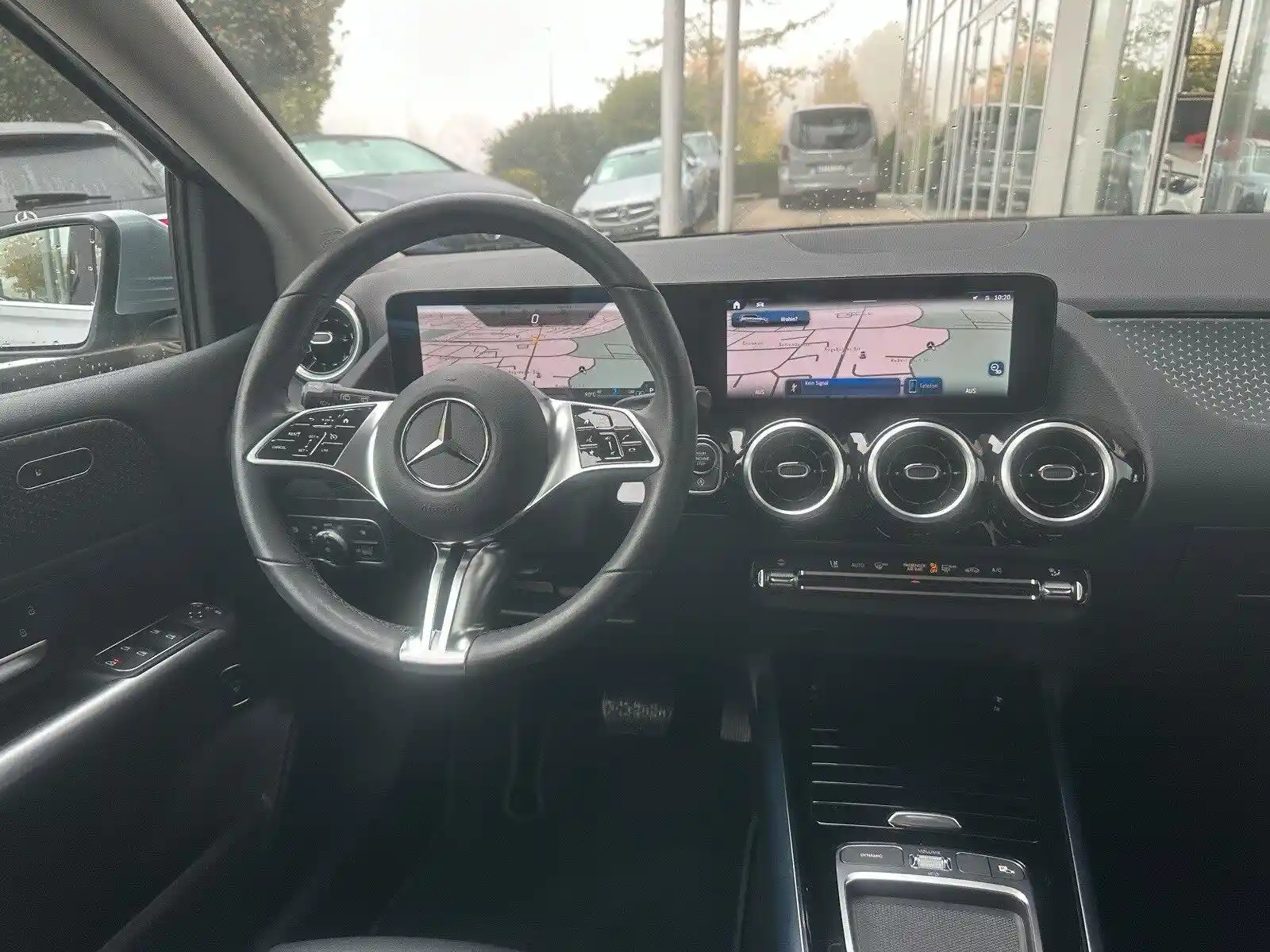 Mercedes-Benz B 180