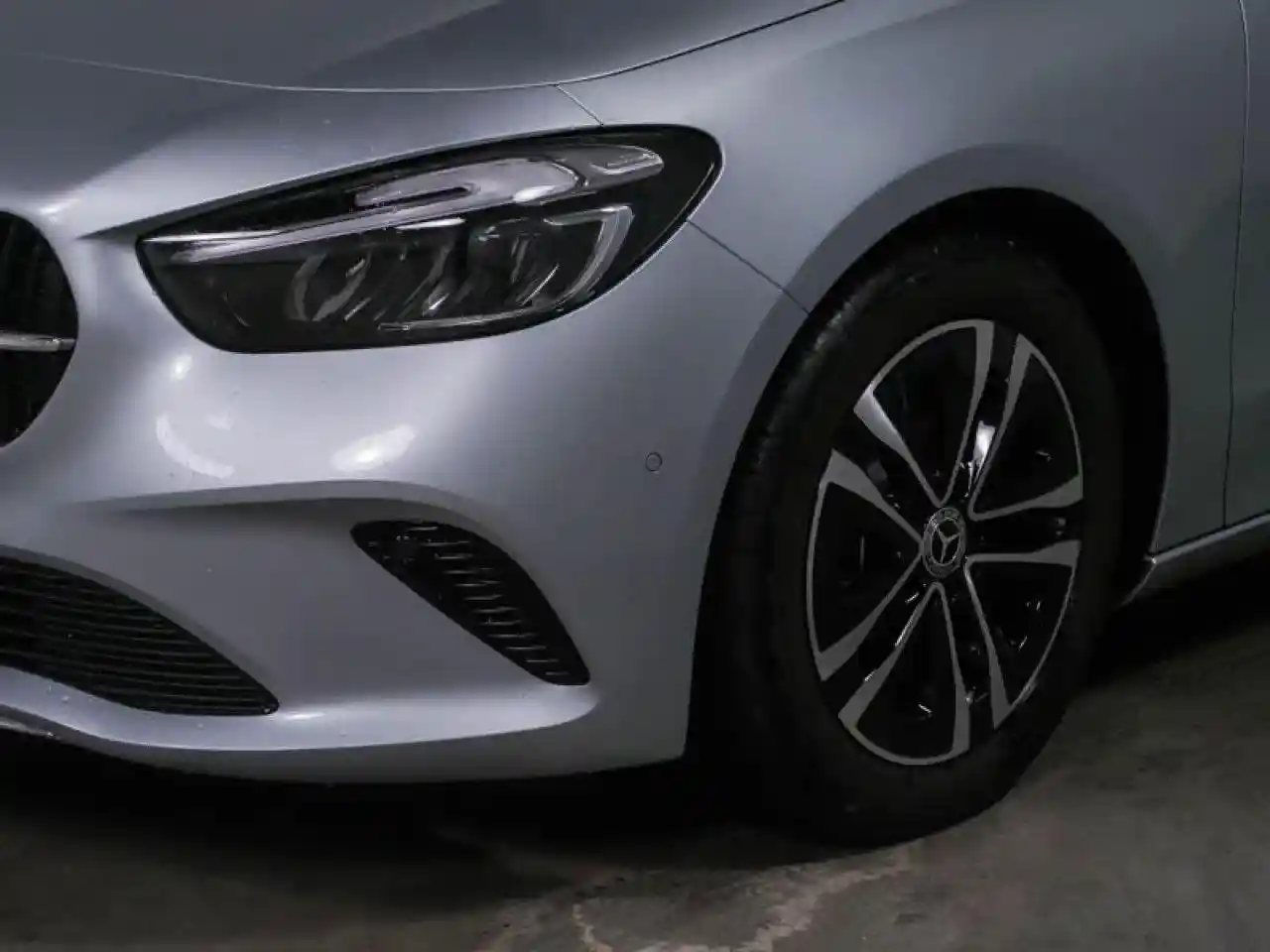 Mercedes-Benz B 200