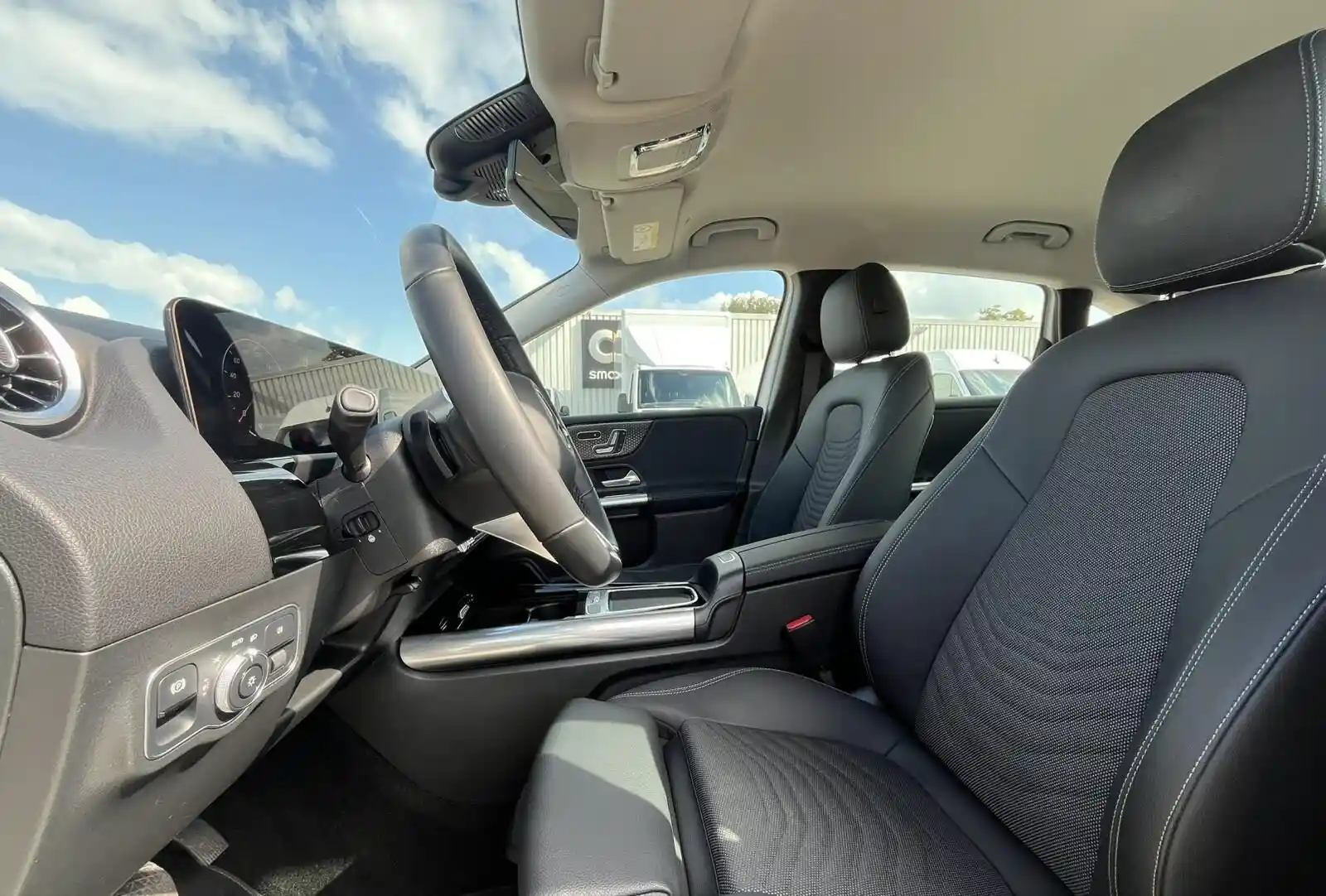Mercedes-Benz B 180