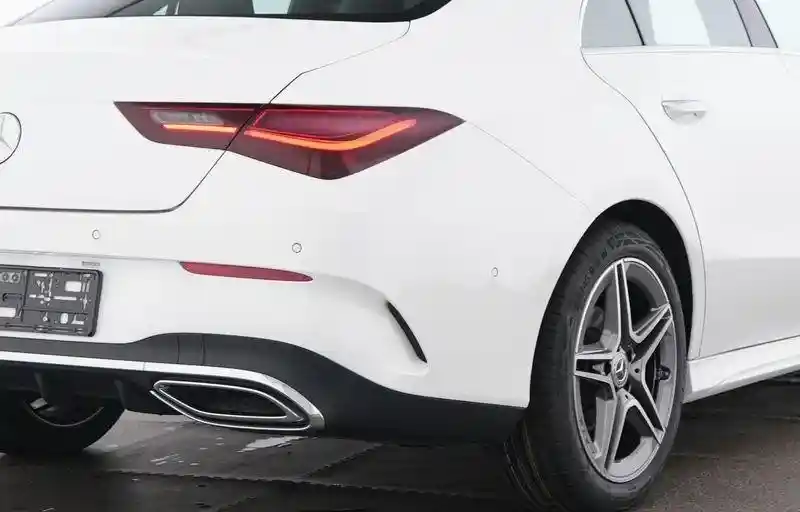 Mercedes-Benz CLA 180