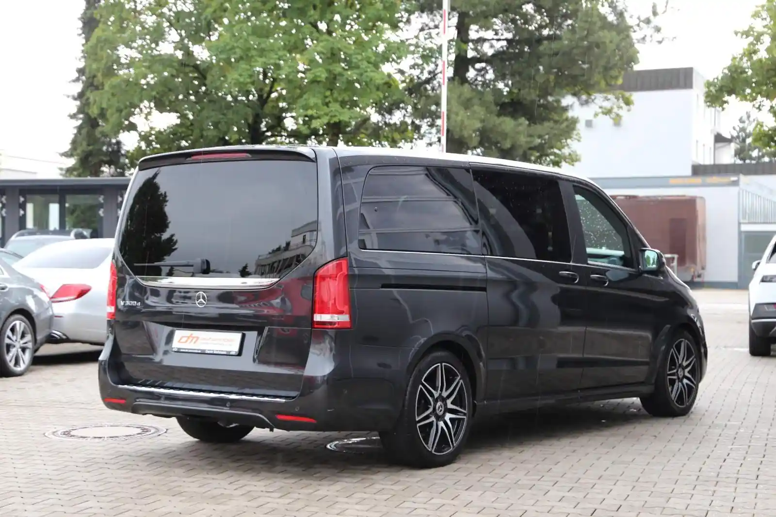 Mercedes-Benz V 220