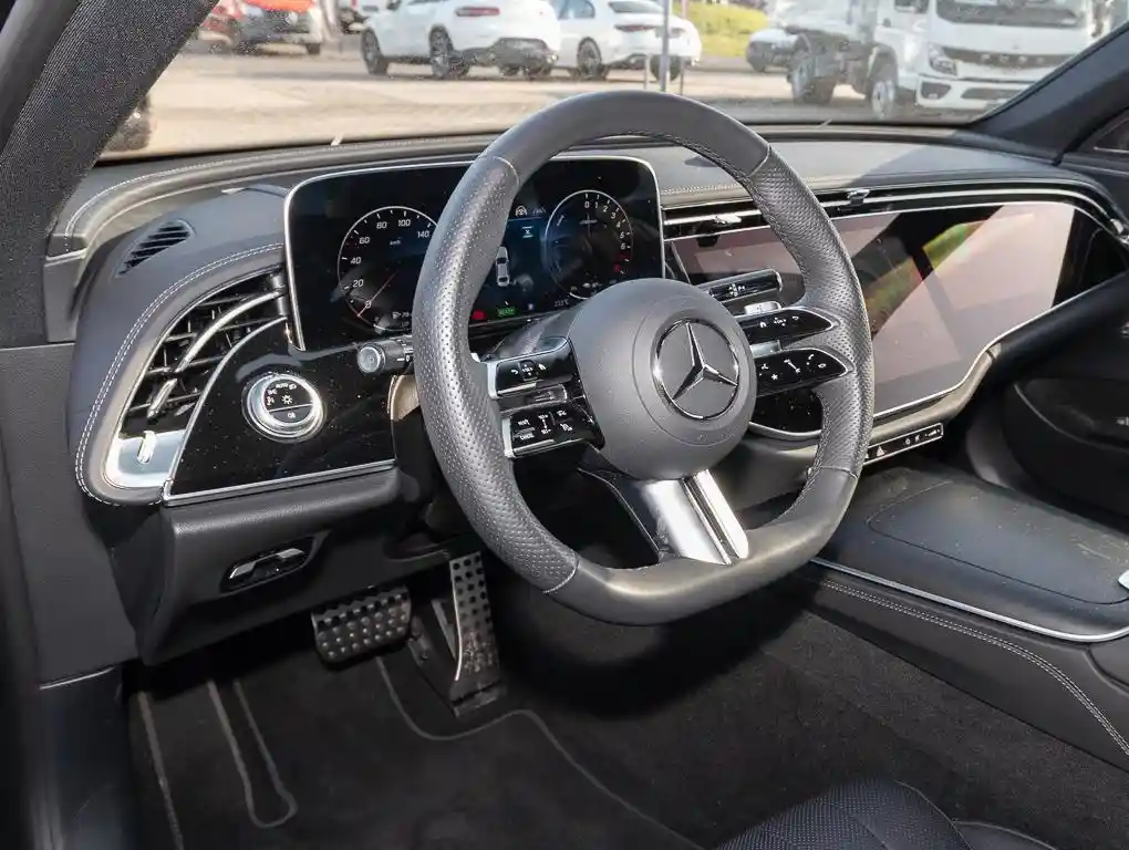 Mercedes-Benz E 300