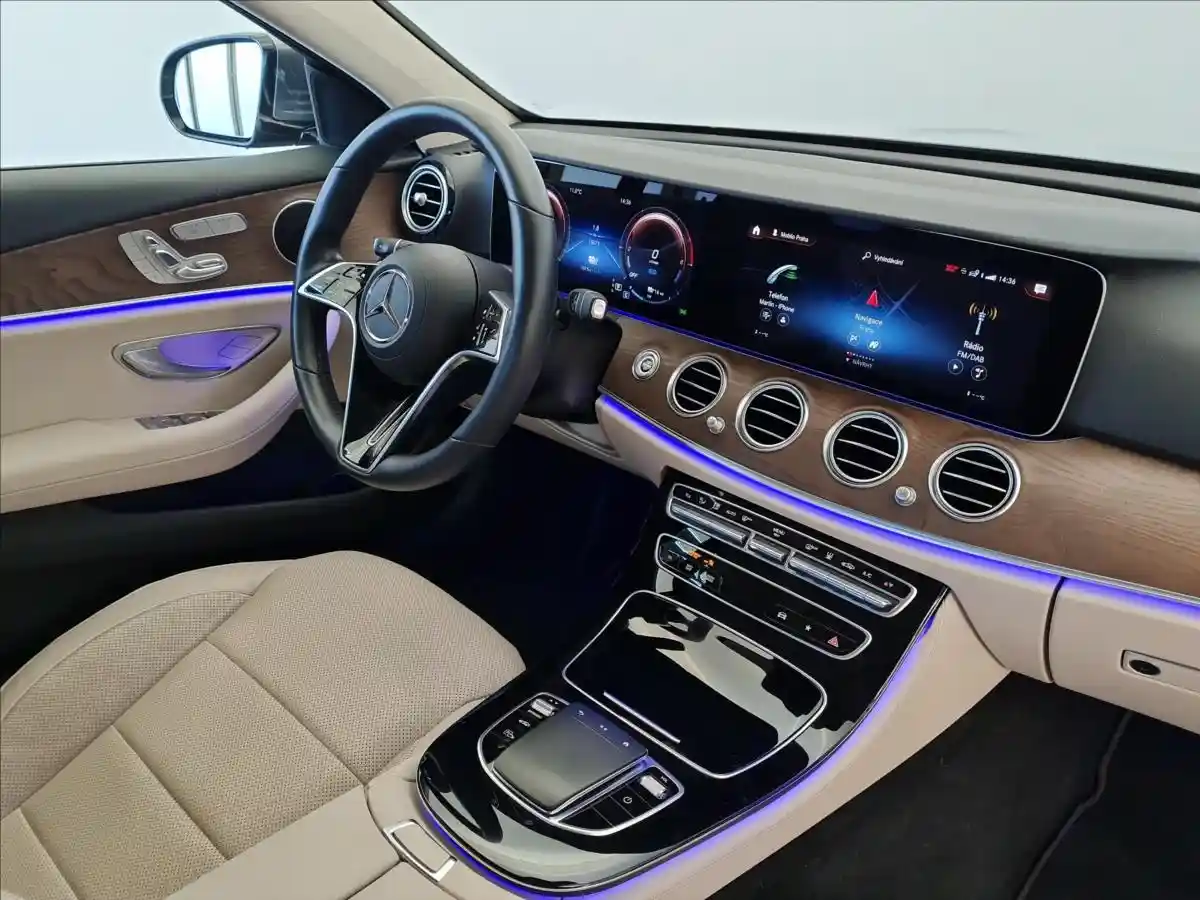 Mercedes-Benz E 300