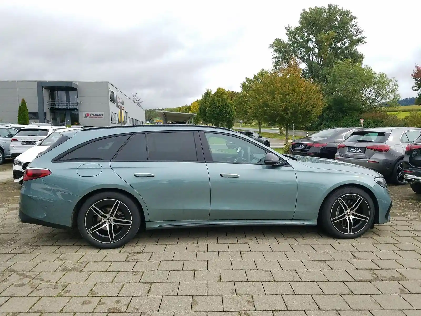 Mercedes-Benz E 200