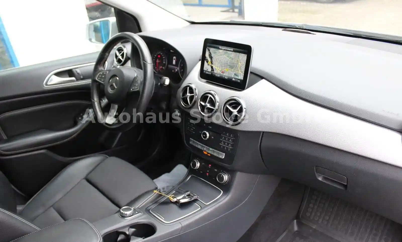 Mercedes-Benz B 200