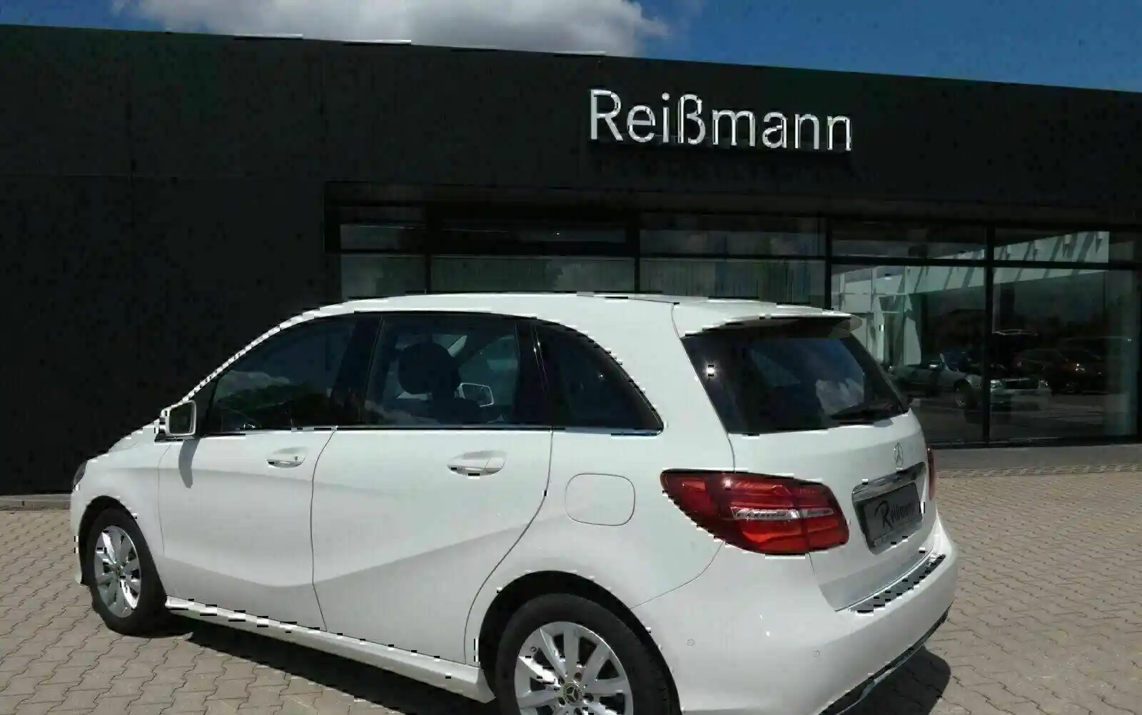 Mercedes-Benz B 180