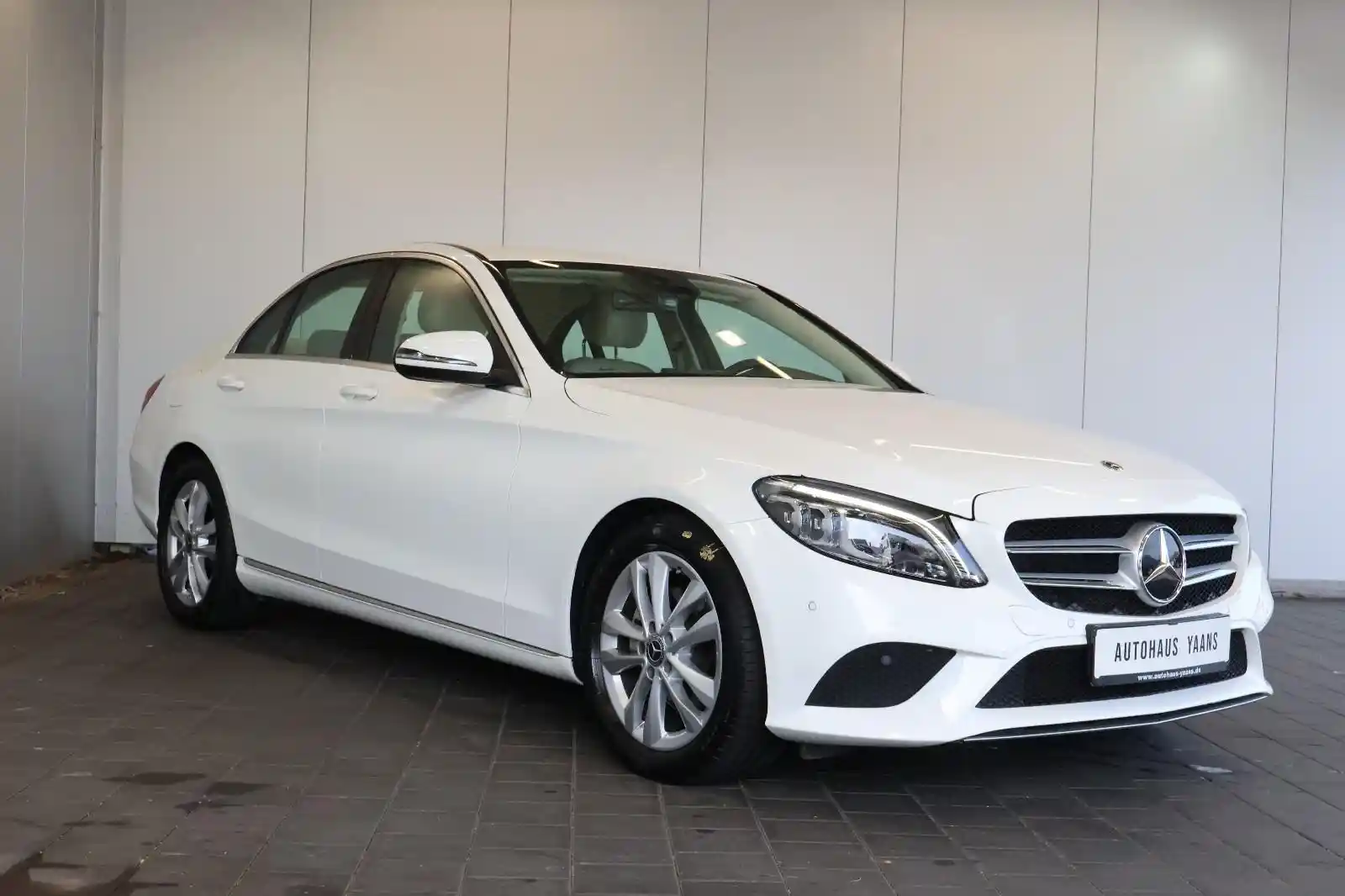 Mercedes-Benz C 220