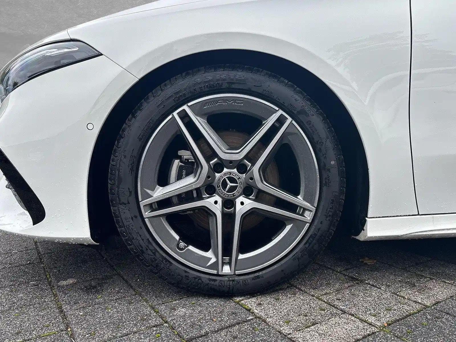Mercedes-Benz A 200