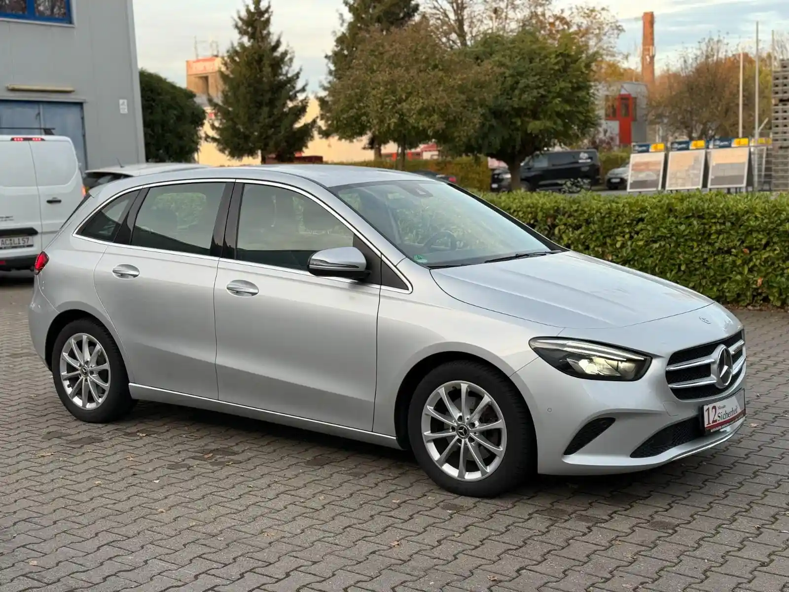 Mercedes-Benz B 200