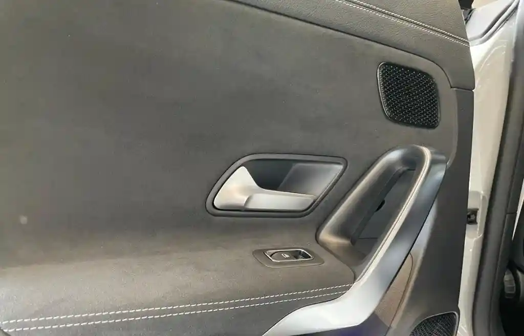 Mercedes-Benz CLA 220