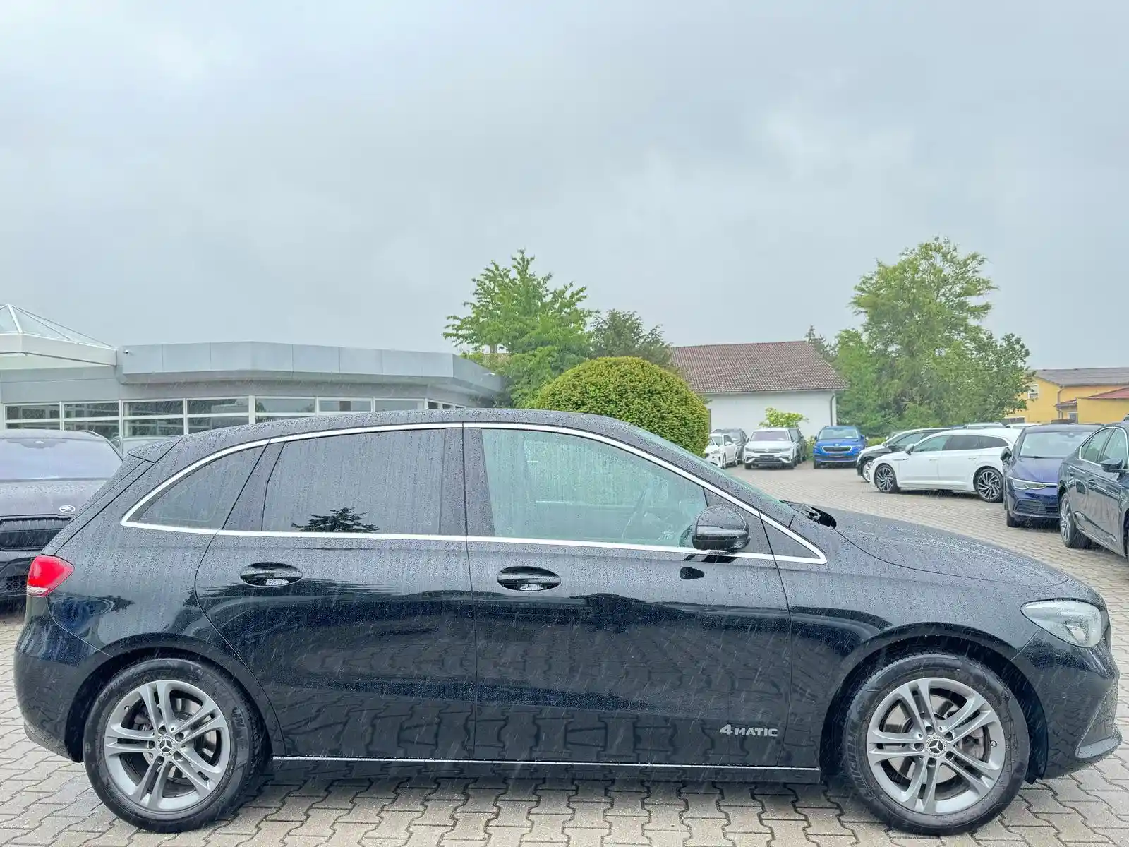 Mercedes-Benz B 220