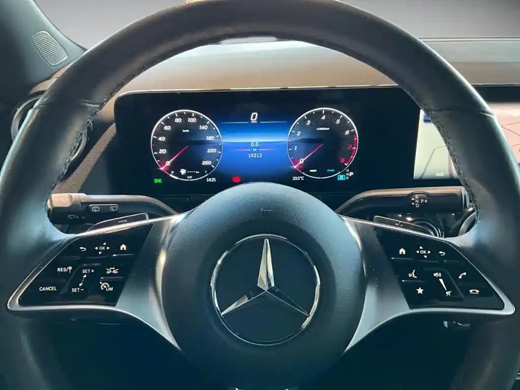 Mercedes-Benz B 200