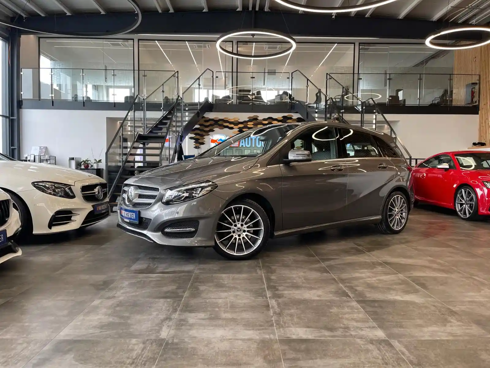 Mercedes-Benz B 220
