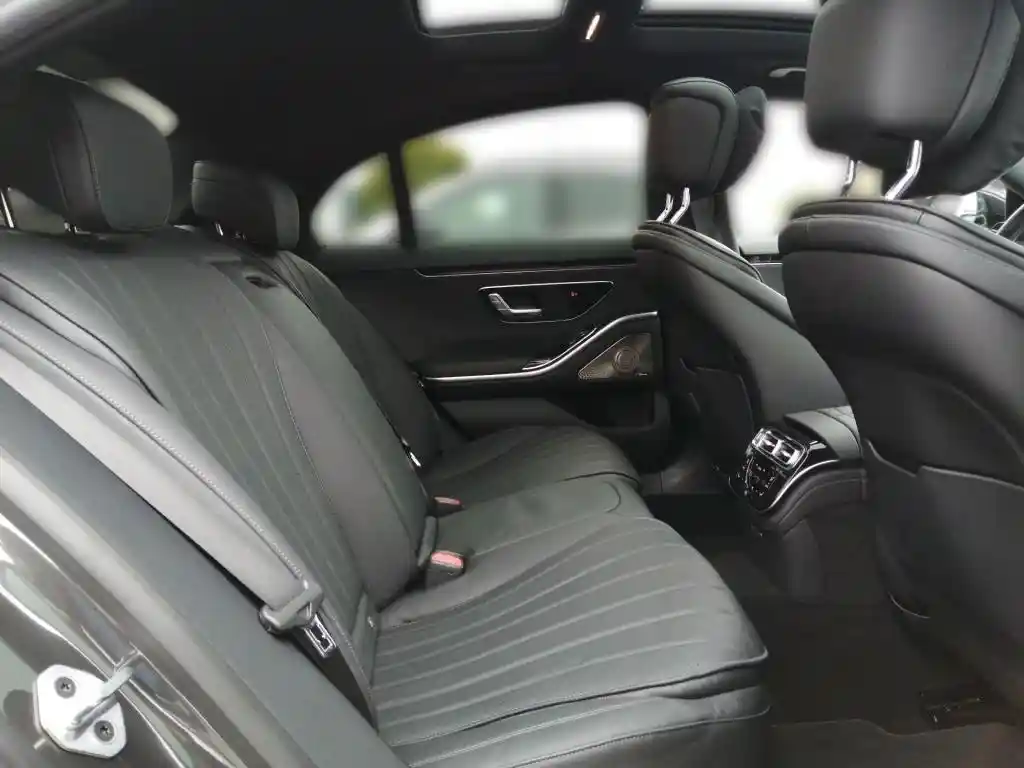 Mercedes-Benz S 400