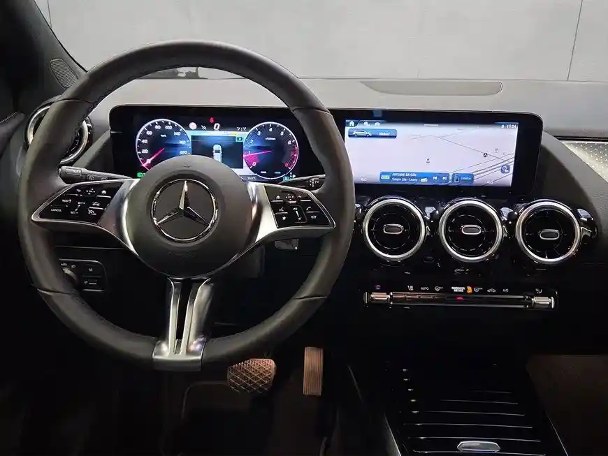 Mercedes-Benz B 200