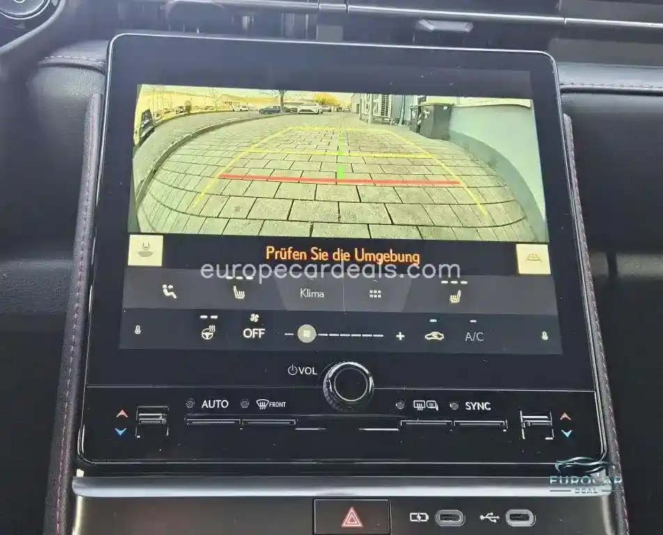 Lexus LBX