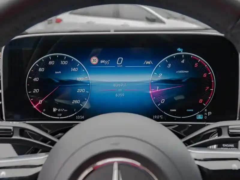 Mercedes-Benz E 200