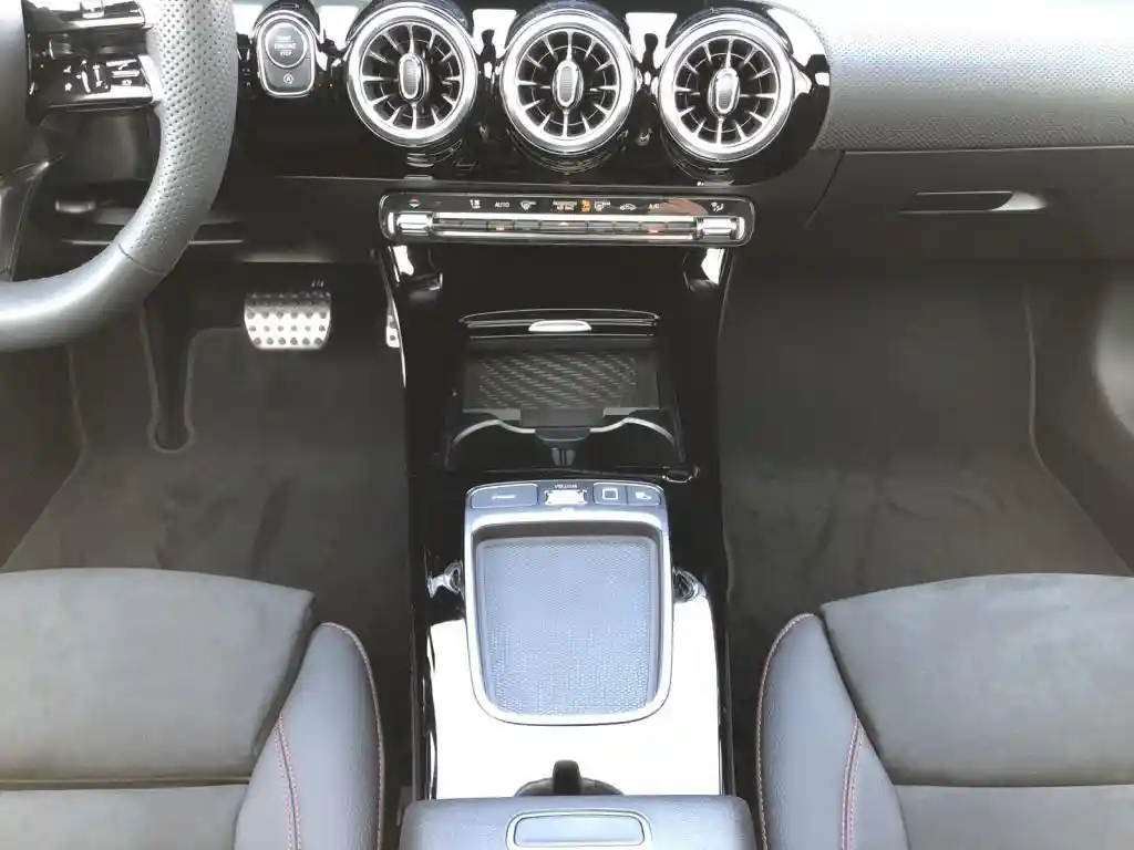 Mercedes-Benz CLA 220