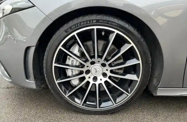 Mercedes-Benz A 35 AMG