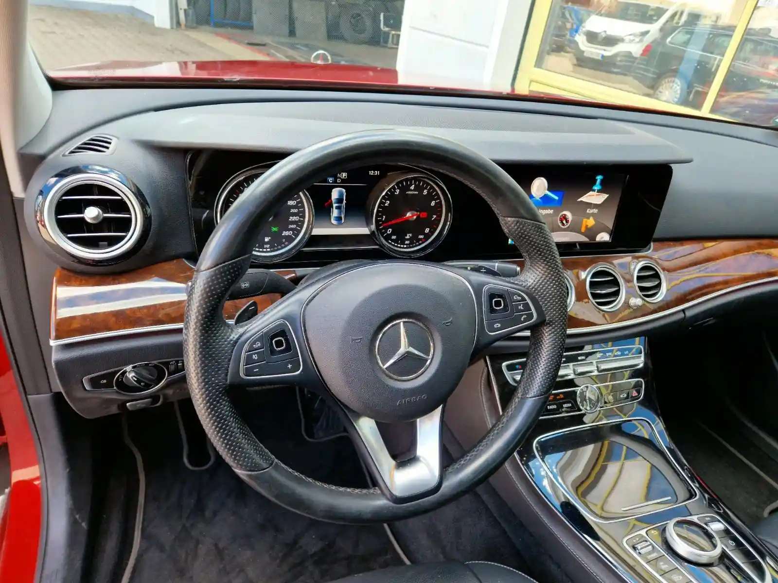 Mercedes-Benz E 200