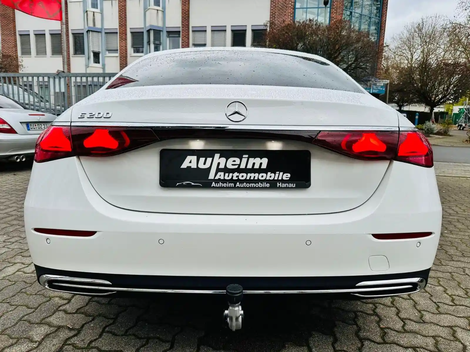 Mercedes-Benz E 200