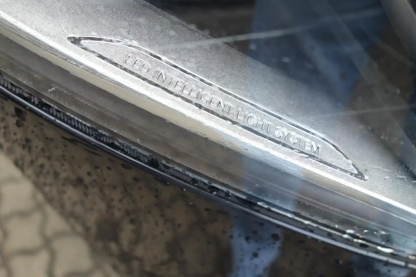 Mercedes-Benz V 220