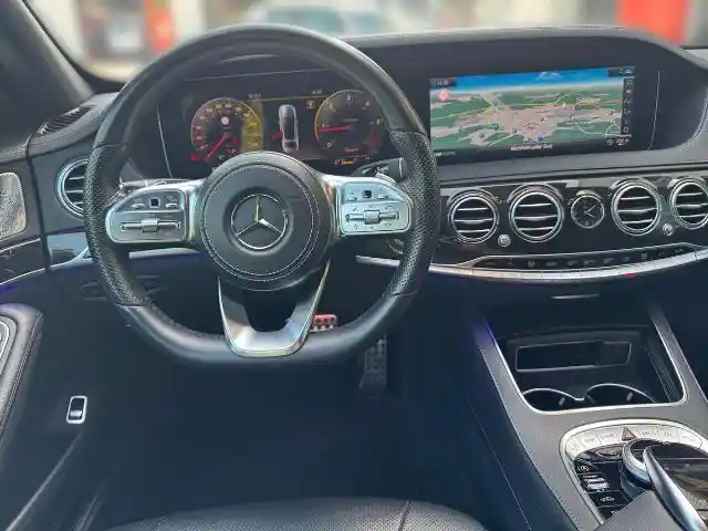 Mercedes-Benz S 400