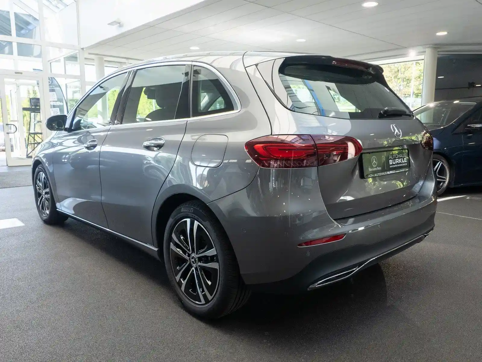 Mercedes-Benz B 200