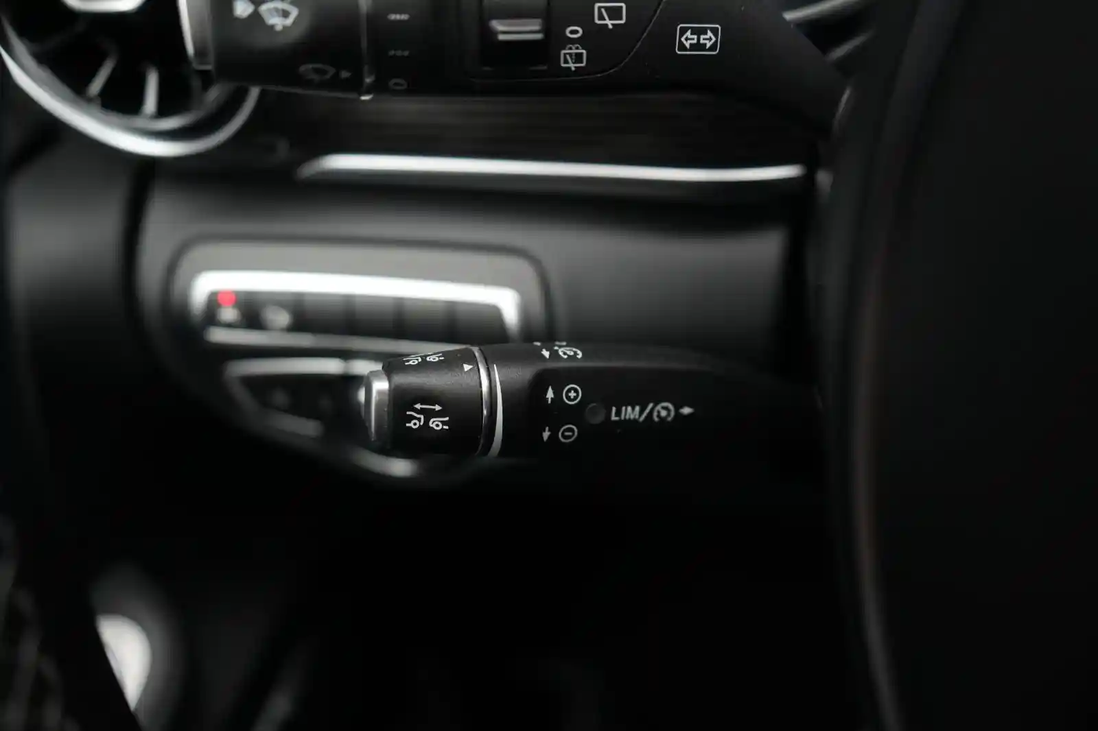 Mercedes-Benz V 220