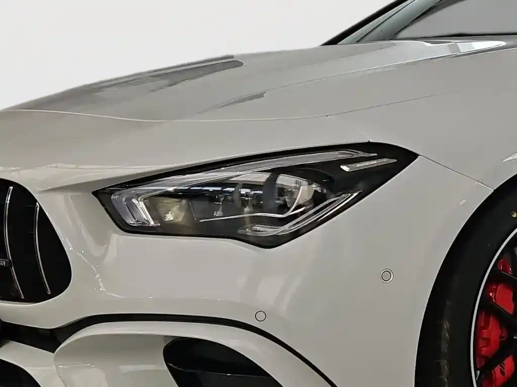 Mercedes-Benz CLA 45 AMG Shooting Brake