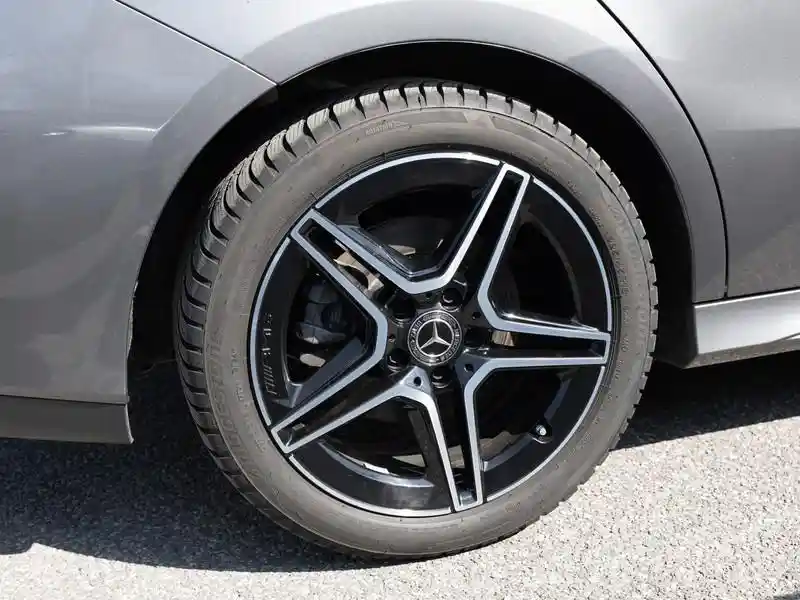 Mercedes-Benz CLA 220