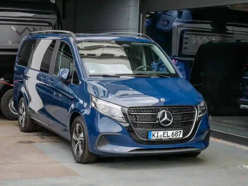 Mercedes-Benz V 220